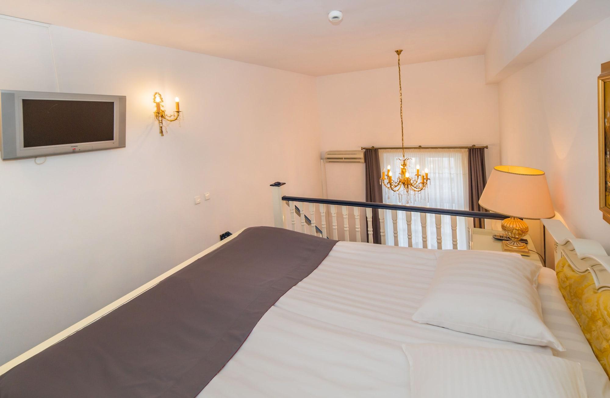 Hotel Imparatul Romanilor & 4*