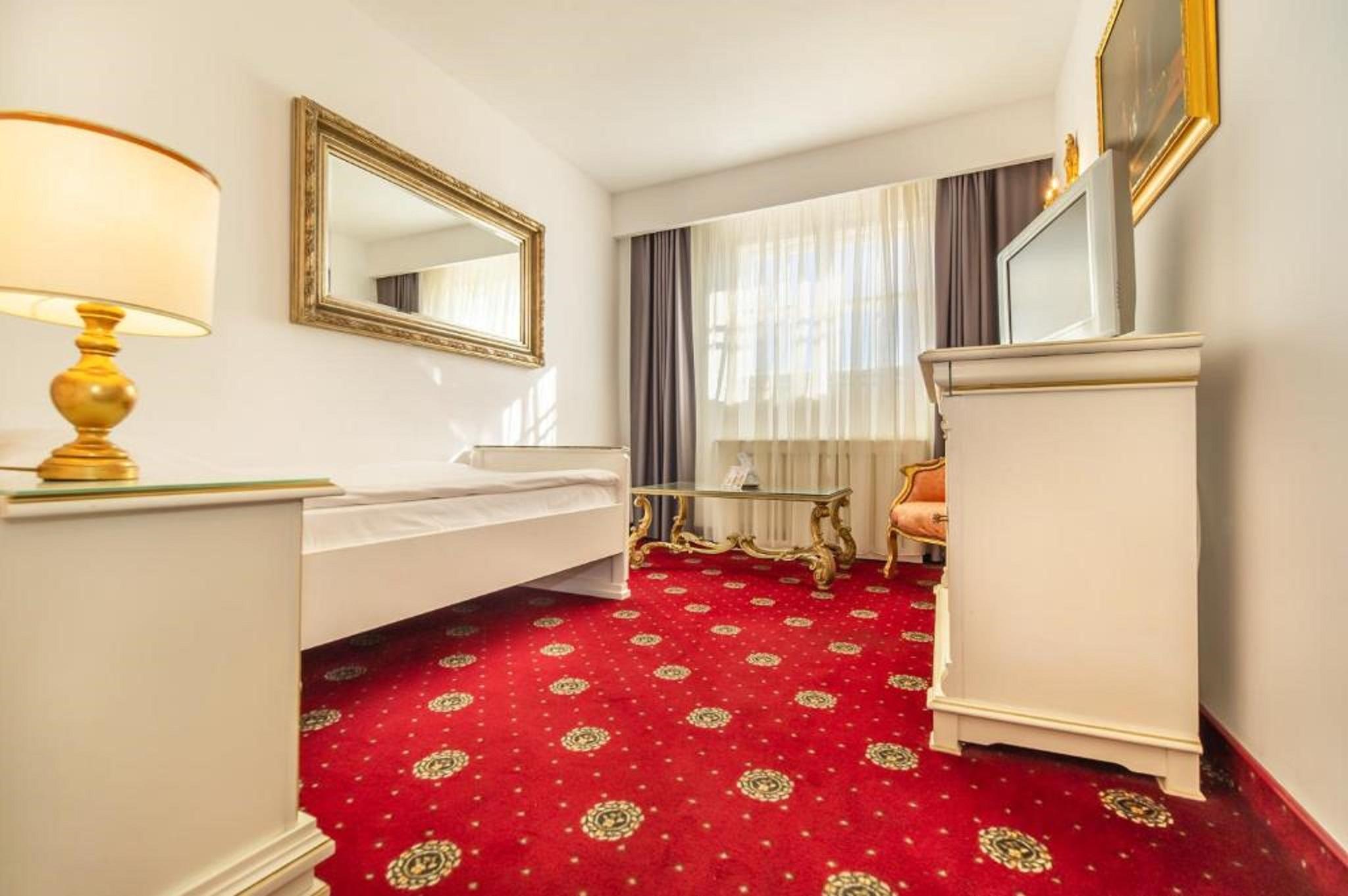 Imparatul Romanilor & Hotel
