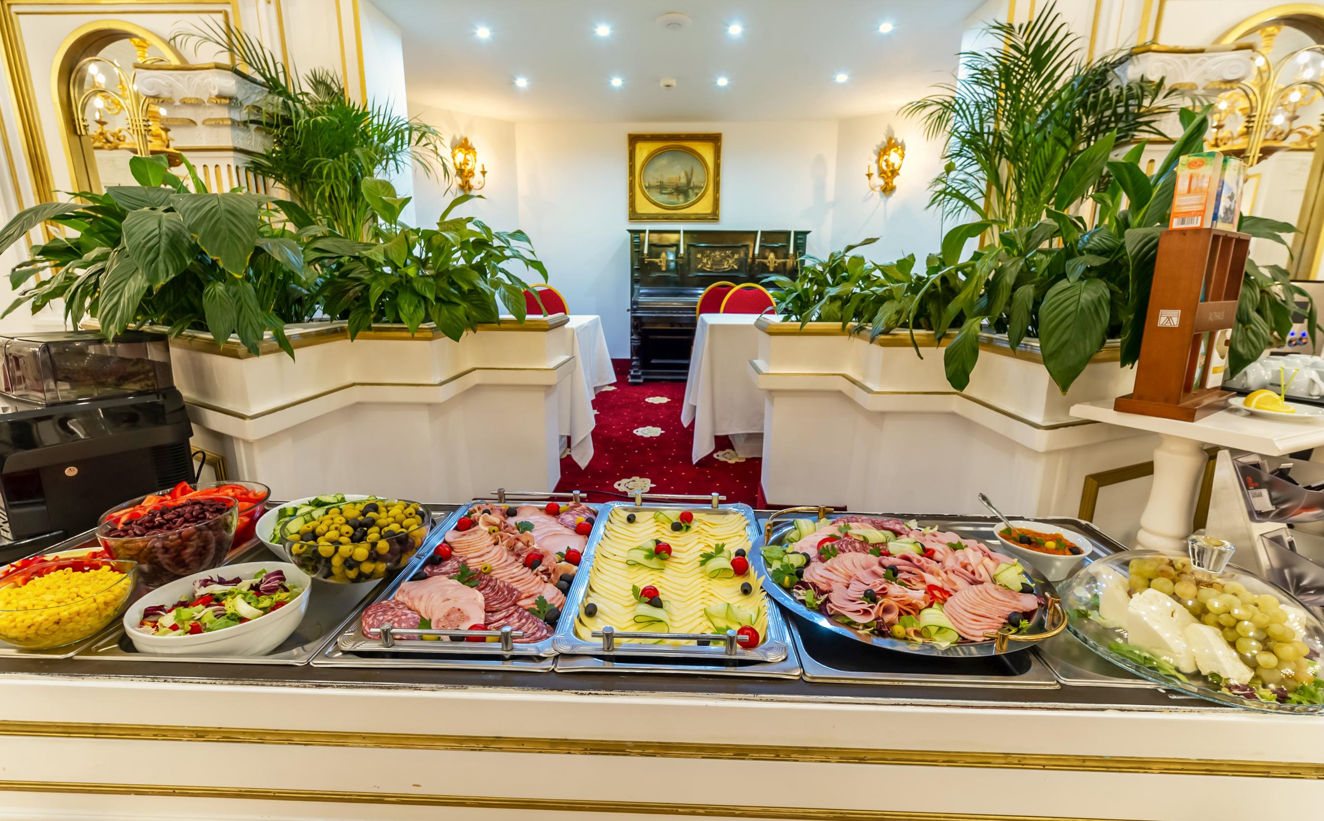 Hotel Imparatul Romanilor & 4*