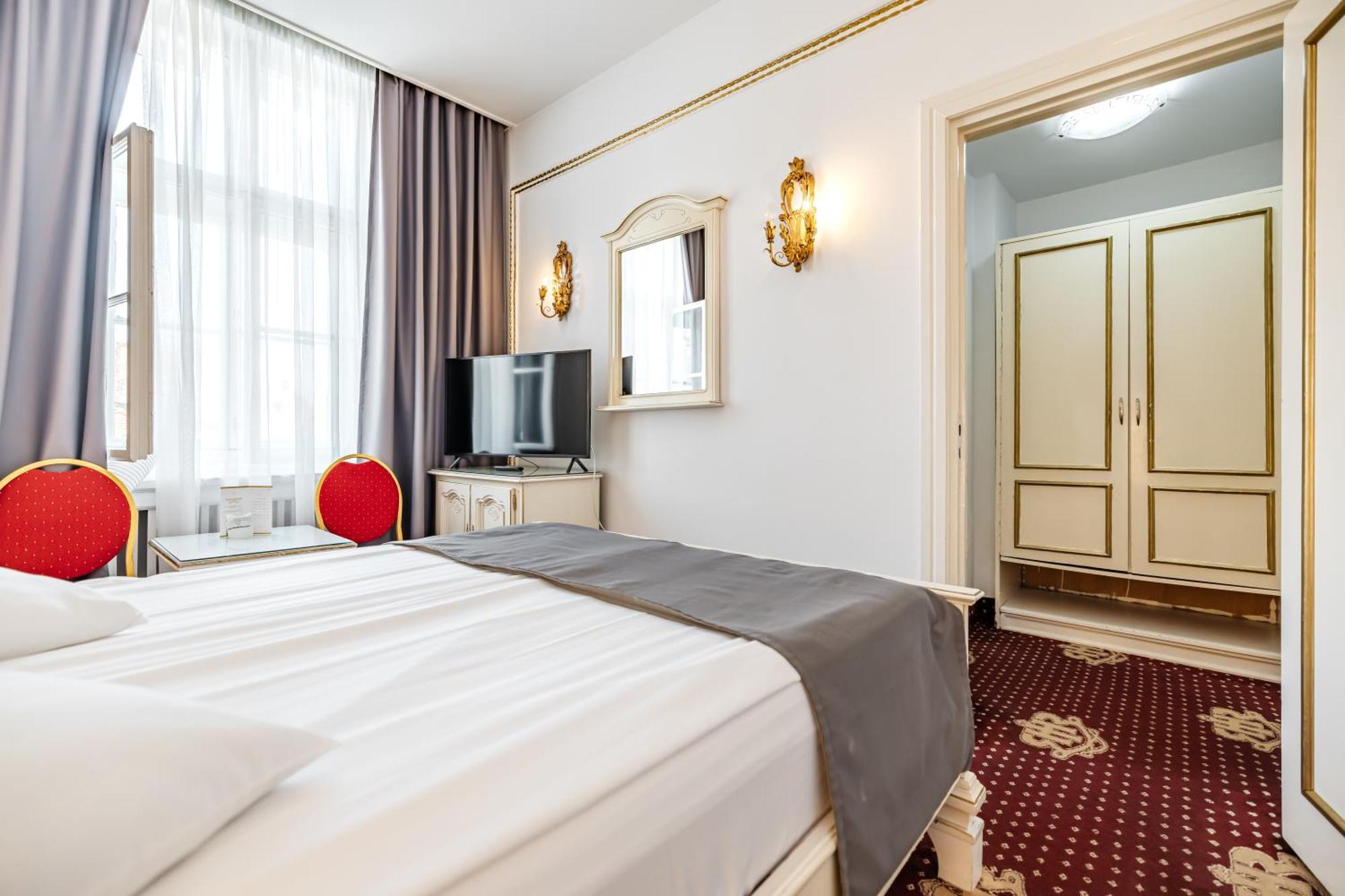 Imparatul Romanilor & Hotel Sibiu