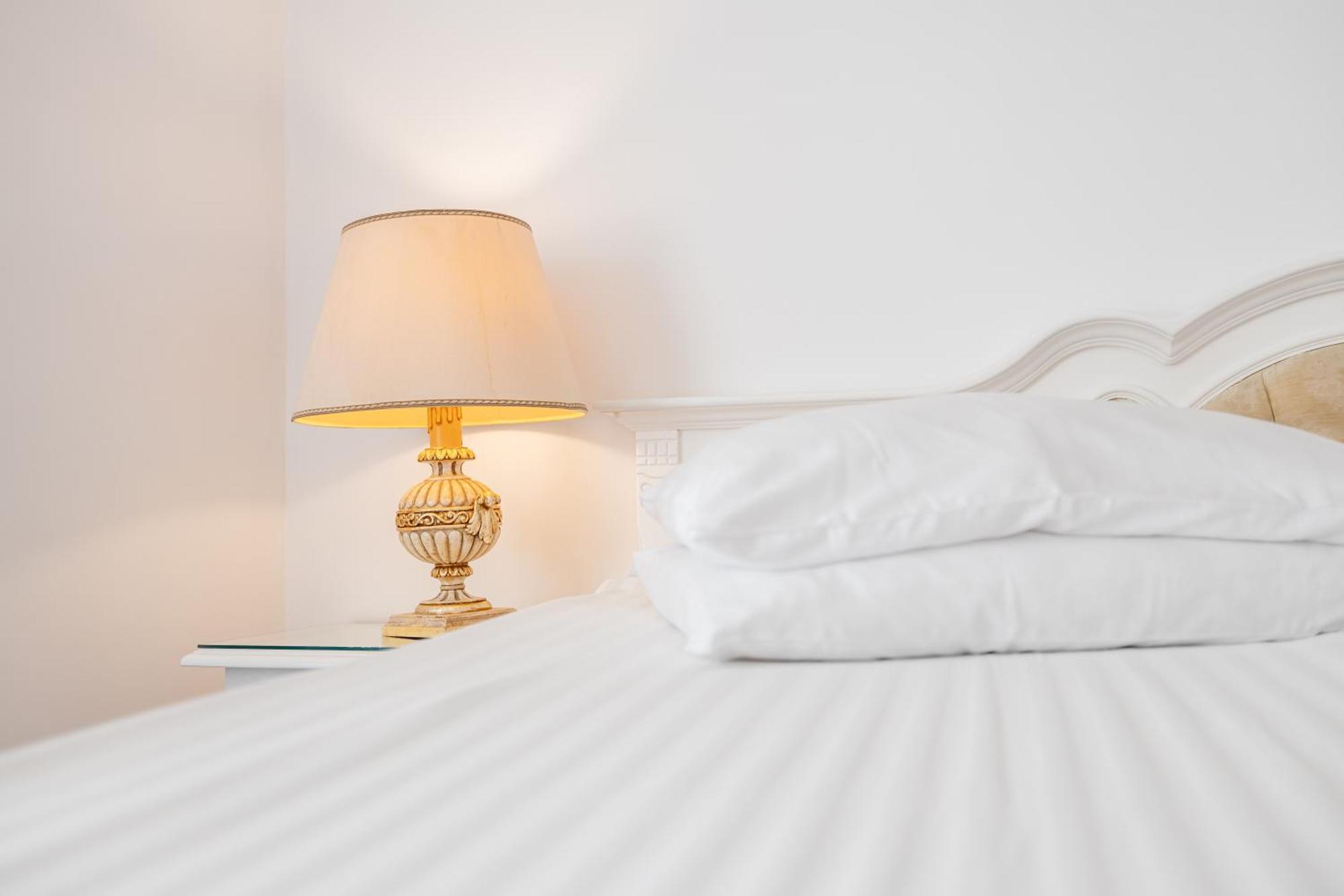 Hotel Imparatul Romanilor & 4*