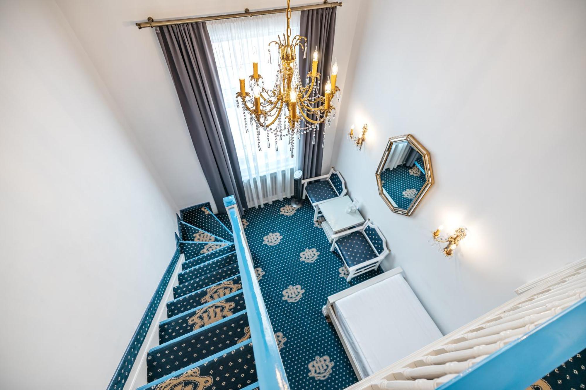 Imparatul Romanilor & Hotel 4*