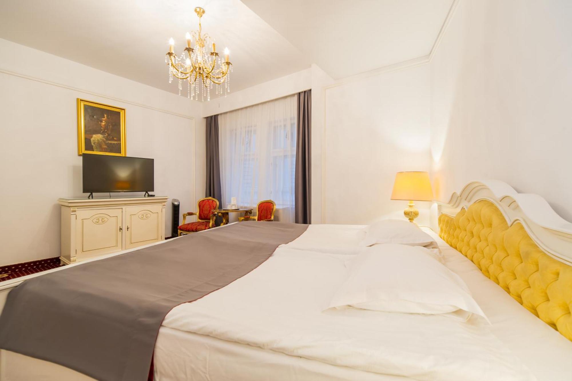 Hotel Imparatul Romanilor & 4*